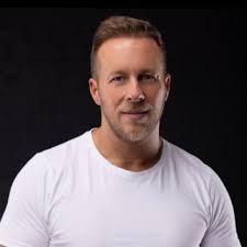 Achieving Financial Freedom and Wellbeing with Jason Graystone